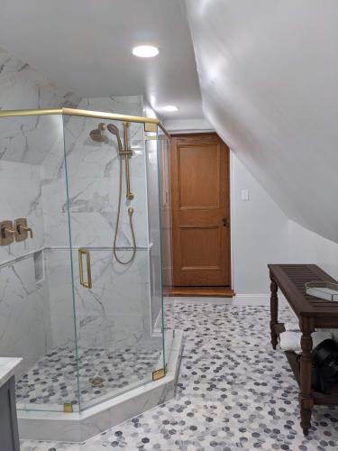 pxl_20230730_202906509_bathroom_pic2_smaller